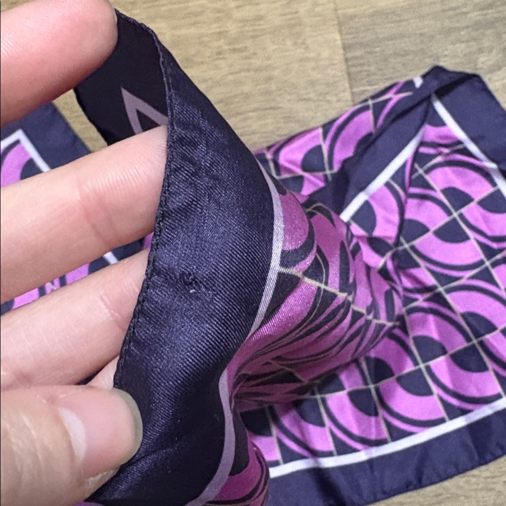 Gap 100% Silk Square Scarf Purple Geometric Pattern Made in Italy - Picture 6 of 7